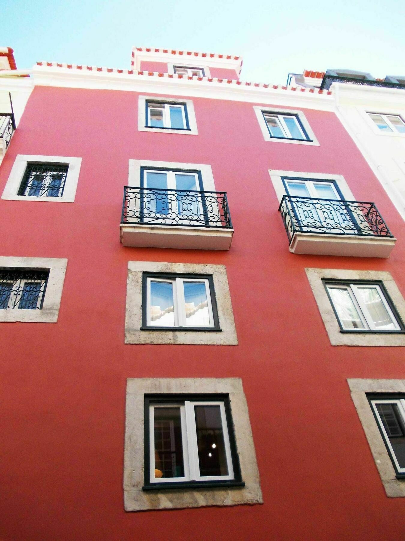 Contemporary By Apartments Alfama Lisbon Bagian luar foto